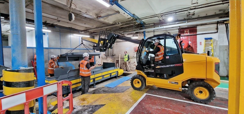 Machinery installations - instalation and positioning of shredder at recycling plant